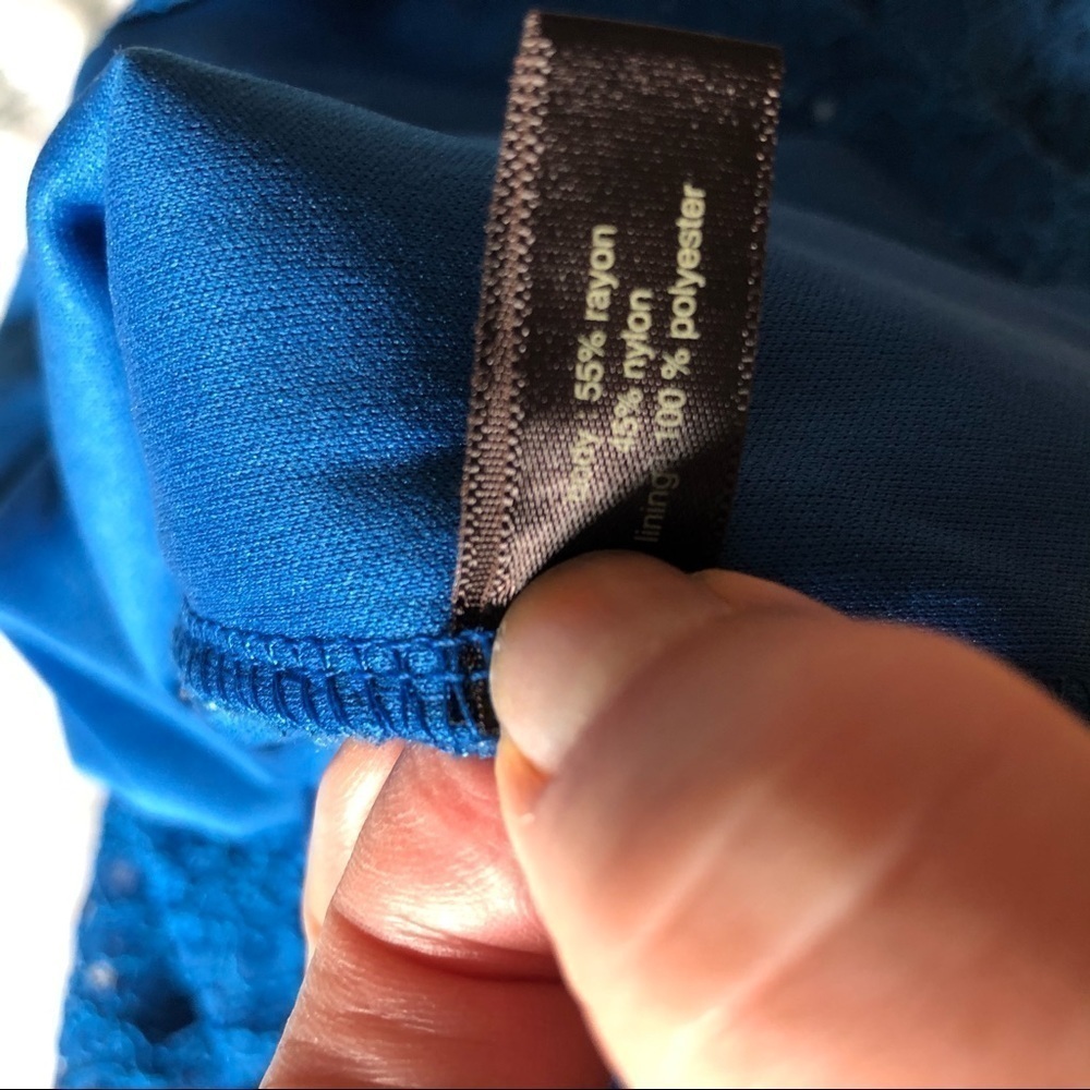 The Limited Lace top with keyhole closure - Picture 8 of 9
